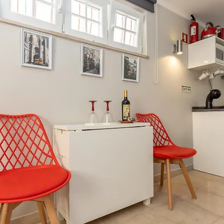 Bica Little House Апартаменты Лиссабон